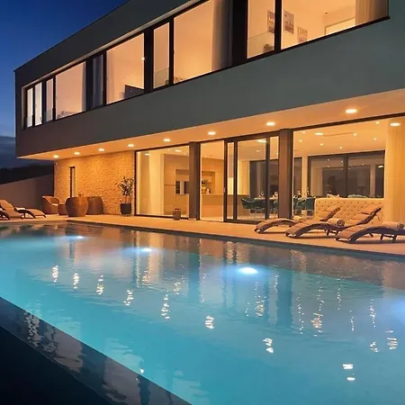 Villa Aurum *