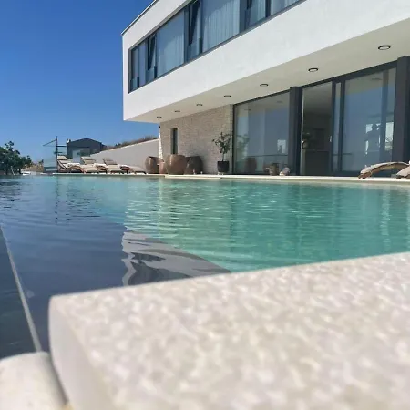Aurum Villa *