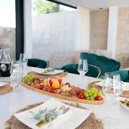 Aurum Villa *